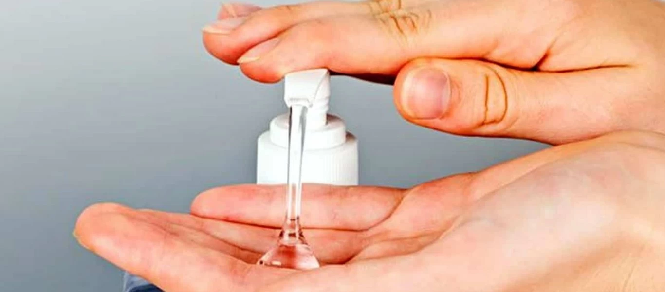 Δείτε για πόση ώρα μας προστατεύει τελικά το αντισηπτικό